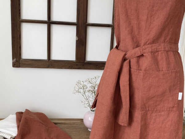 Forklæde i hør “Nola” – Rust