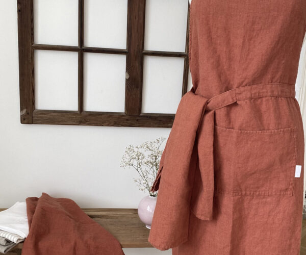 Forklæde i hør “Nola” – Rust