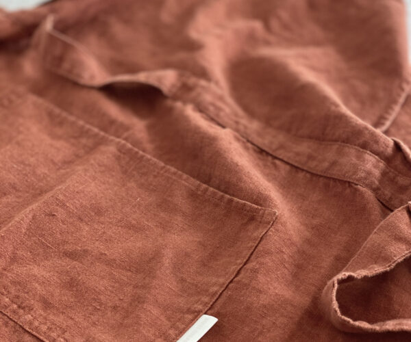 Forklæde i hør “Nola” – Rust