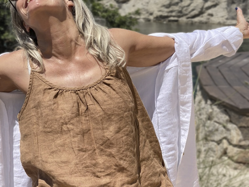 Hør top i camel farve