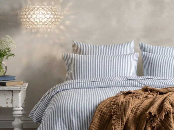 Sengetøj i 100% hør – blåstribet “Silla”